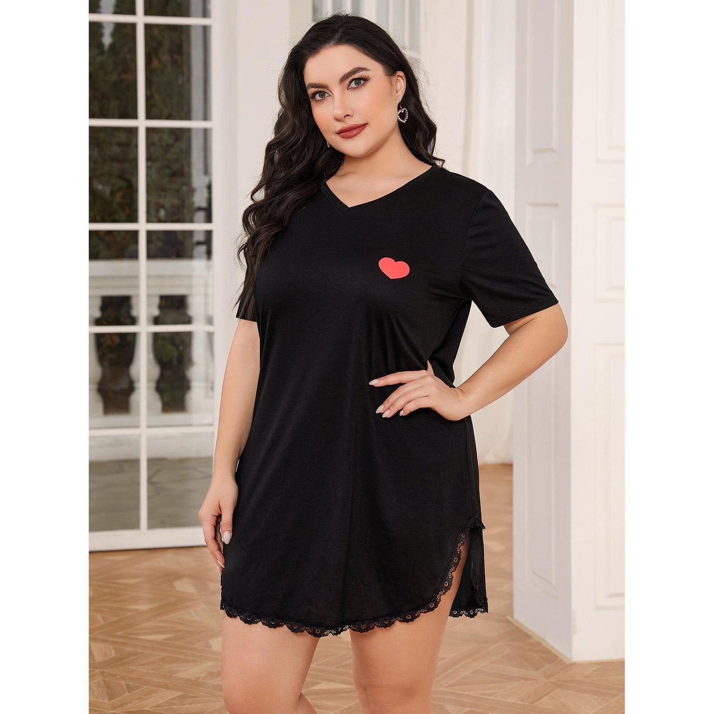 Curvy Lingerie: Short Black Nightdress with Heart