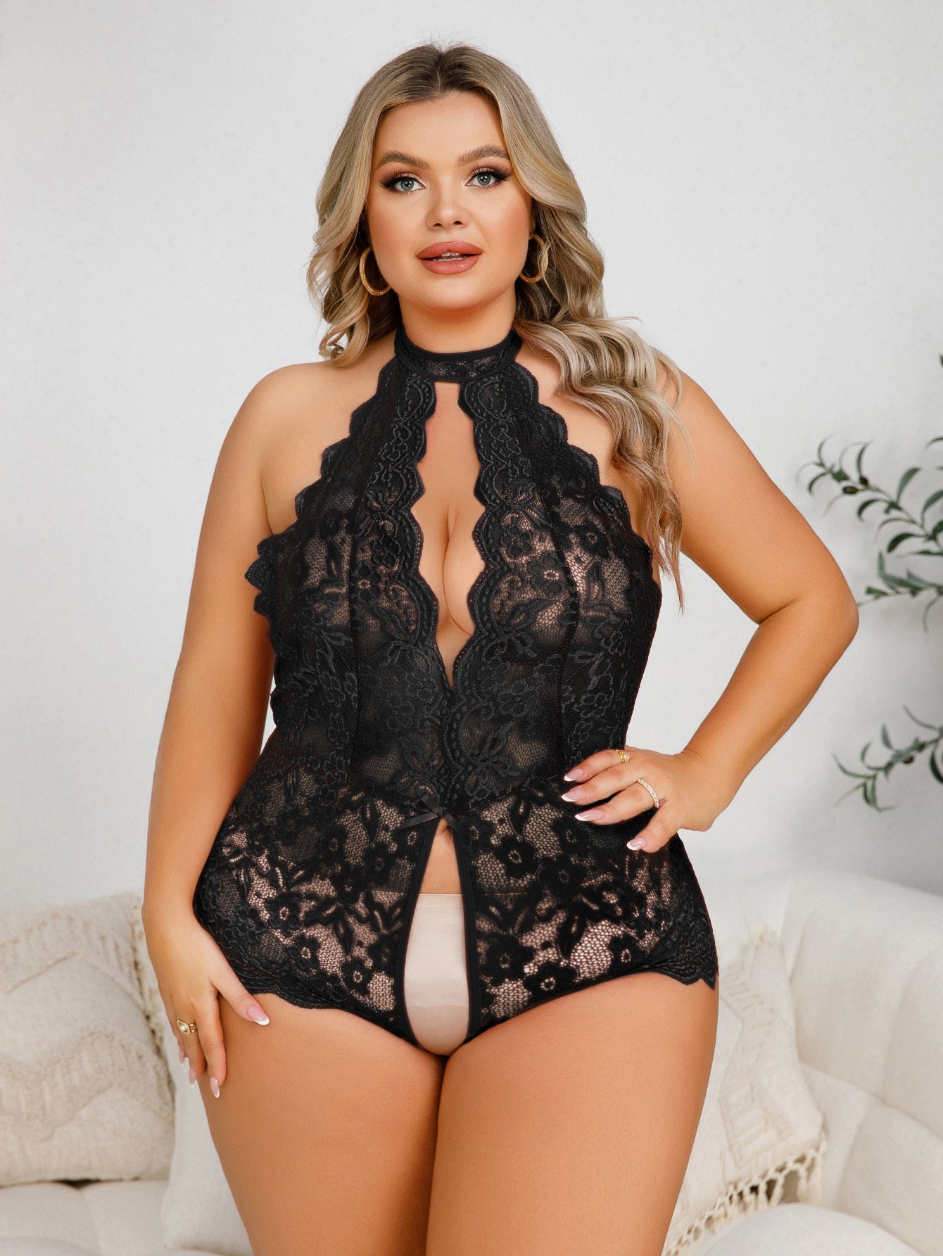 Curvy Lingerie: Cutout-Style Teddy